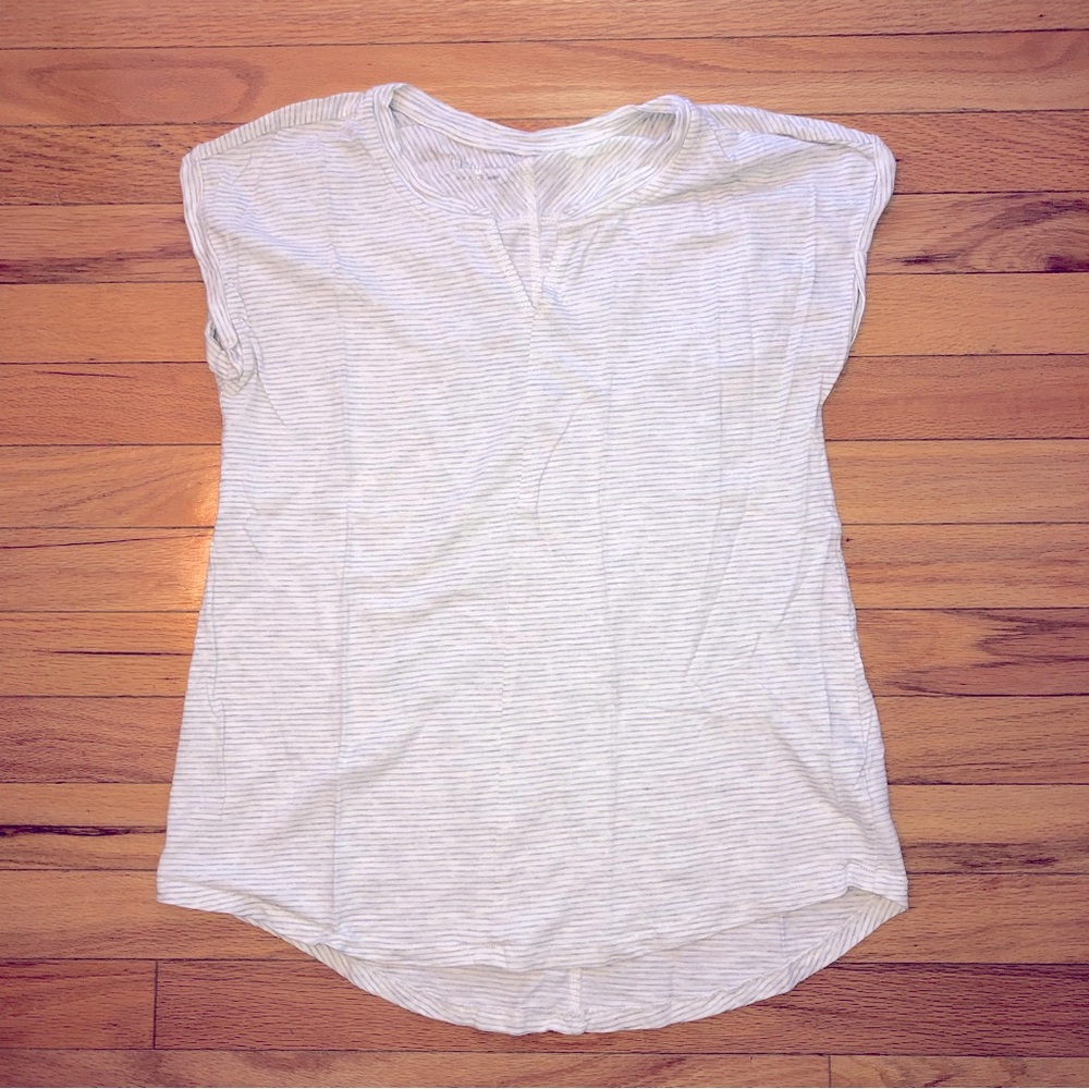 Basic short sleeve top